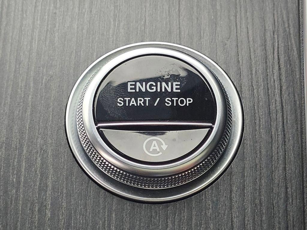 Used 2023 Mercedes-Benz C 300 4MATIC Sedan image 33