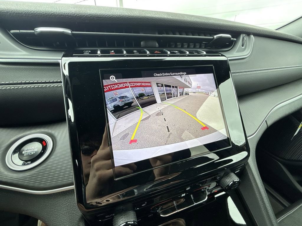 New 2025 Jeep Grand Cherokee L Altitude image 21