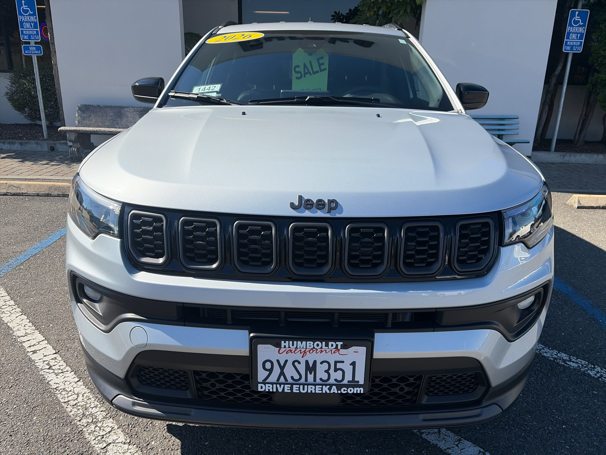 Used 2026 Jeep Compass Latitude AWD/4WD image 24