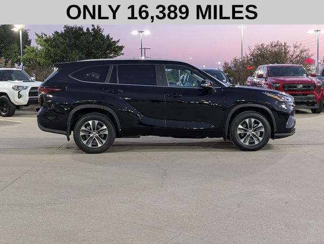 Used 2026 Toyota Highlander XLE AWD/4WD image 4