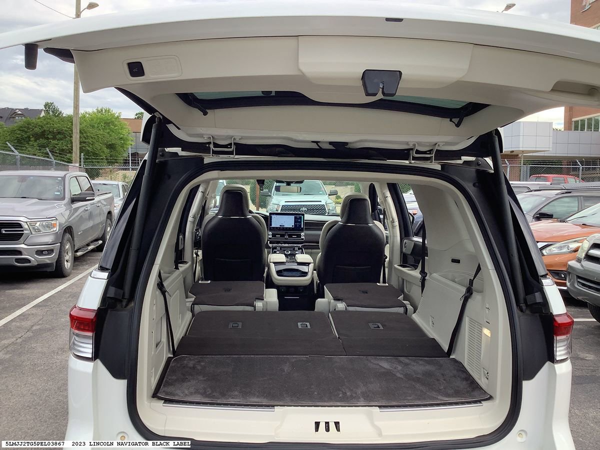 Used 2023 Lincoln Navigator Black Label AWD/4WD image 14