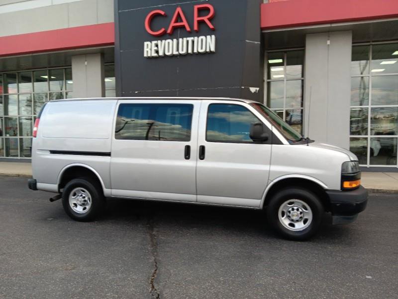 Used 2020 Chevrolet Express 3500 w/ Driver Convenience Package image 3