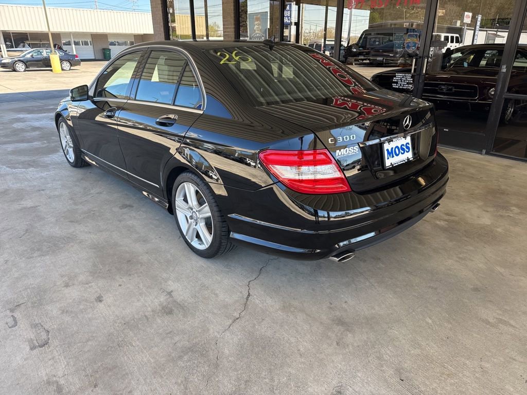 Used 2010 Mercedes-Benz C 300 Sedan image 4
