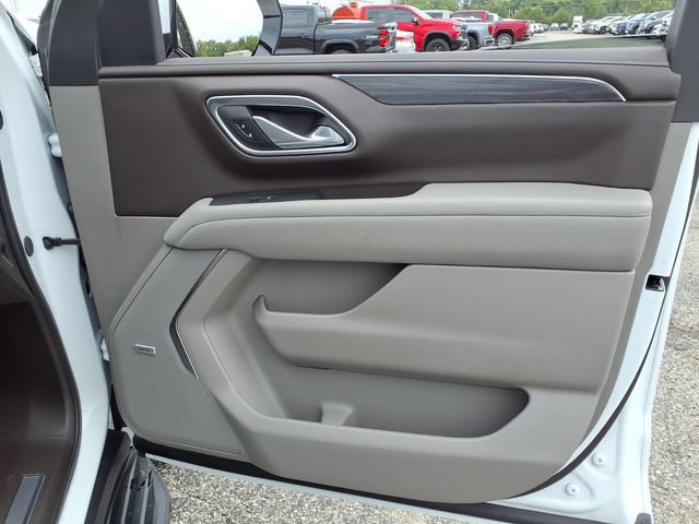 Used 2024 GMC Yukon SLT w/ SLT Luxury Package AWD/4WD image 42