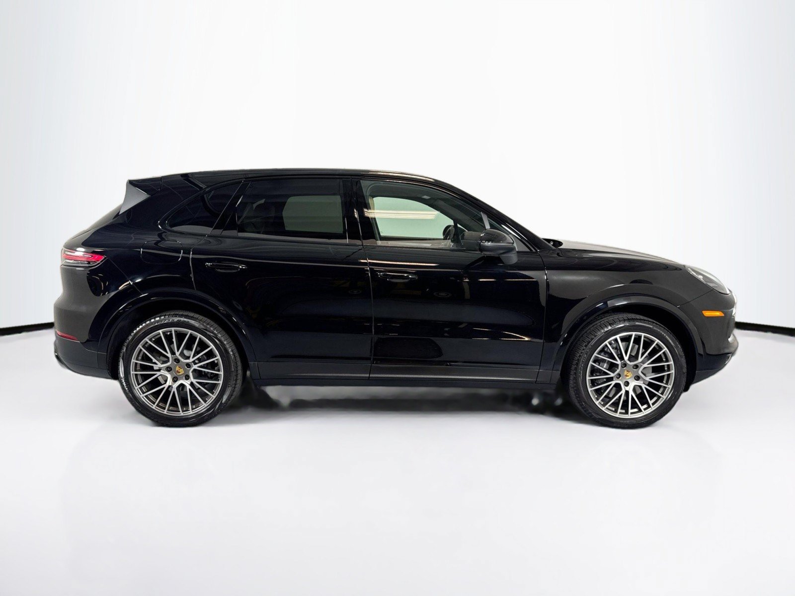 Used 2023 Porsche Cayenne Platinum Edition AWD/4WD image 8