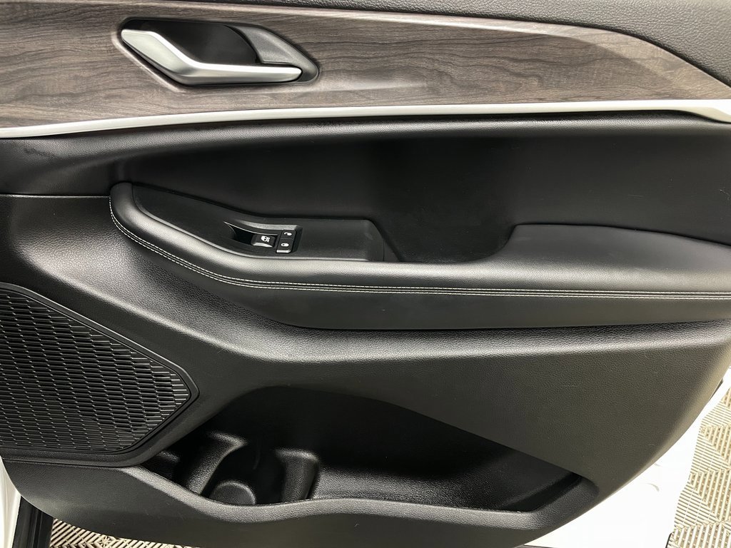 Used 2023 Jeep Grand Cherokee L Limited w/ Luxury Tech Group II image 45