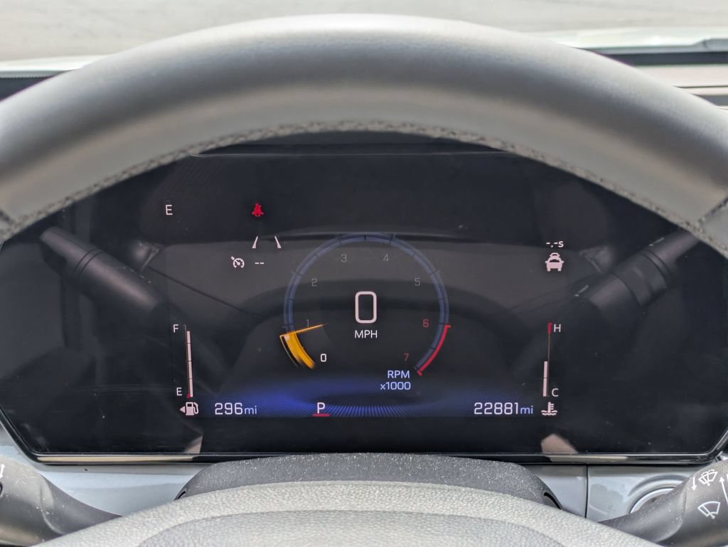 Used 2025 Chevrolet Trax LT w/ LT Convenience Package FWD image 16