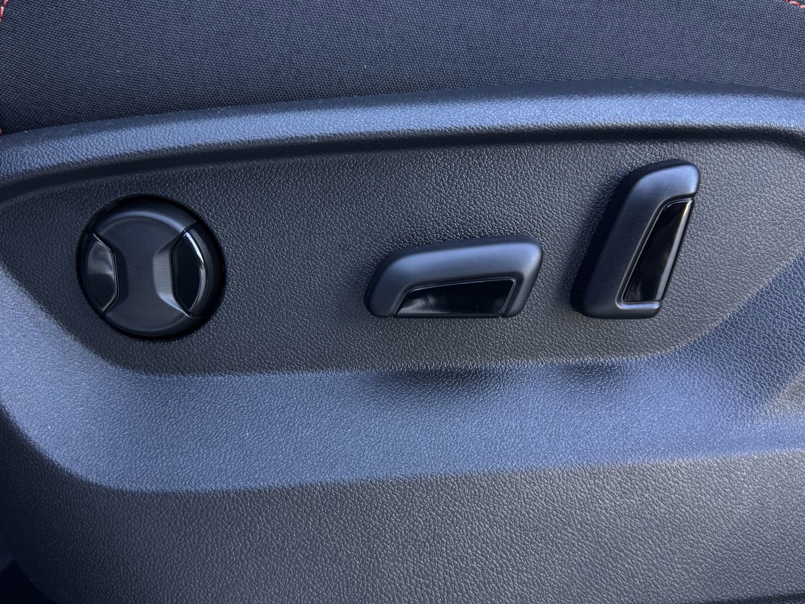 New 2026 Volkswagen Atlas Peak Edition image 25