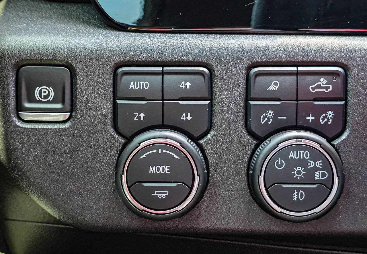 Used 2024 Chevrolet Silverado 1500 ZR2 w/ LPO, Dark Essentials Package AWD/4WD image 33