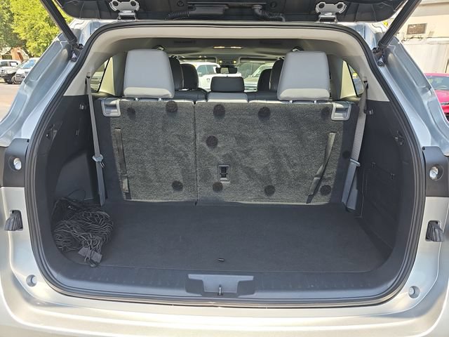 Used 2023 Toyota Highlander XLE FWD image 15