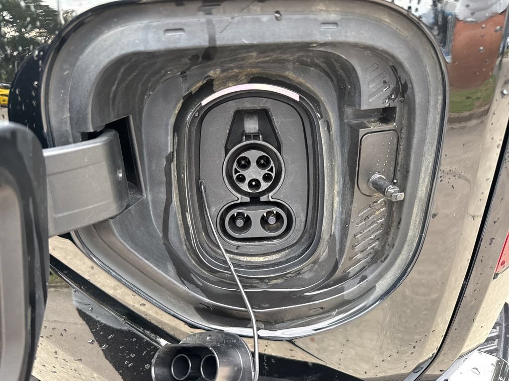Used 2025 GMC Hummer EV 3X AWD/4WD image 17