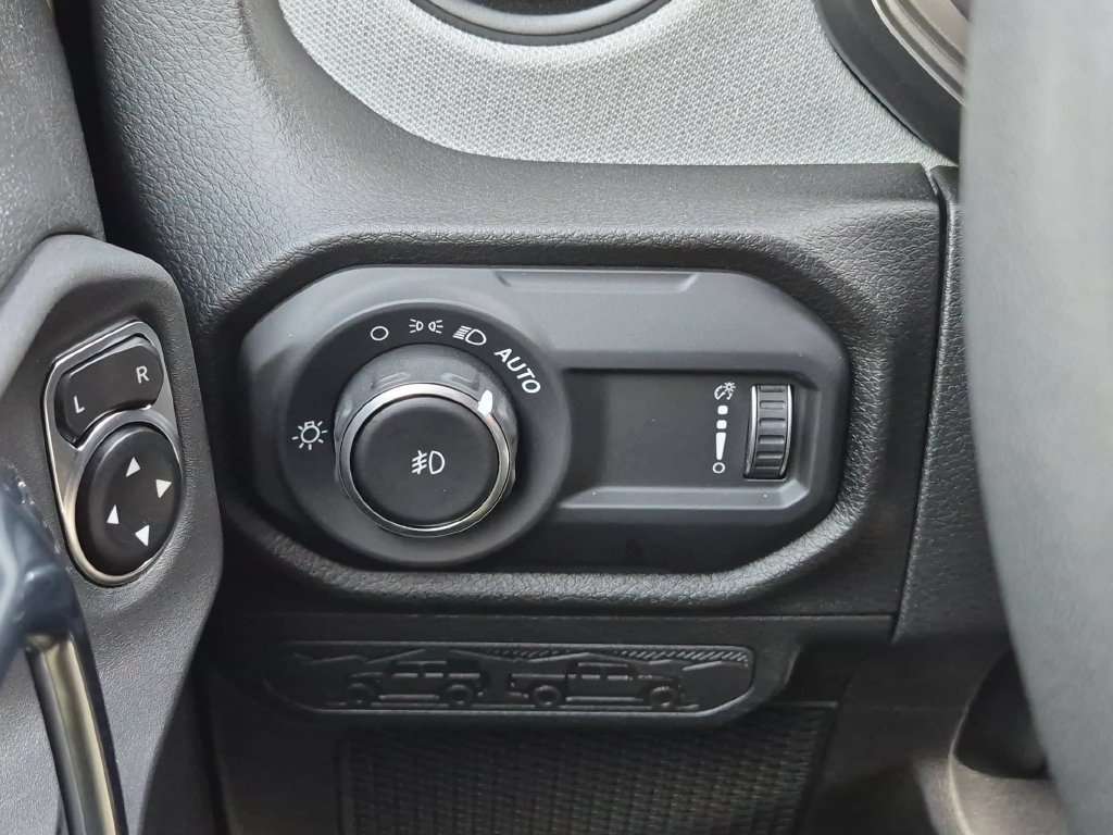 Certified 2025 Jeep Wrangler Unlimited Sport AWD/4WD image 18