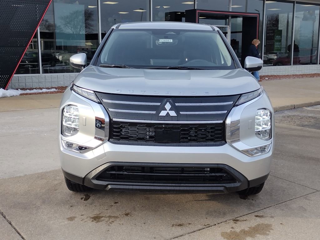 New 2026 Mitsubishi Outlander ES image 12