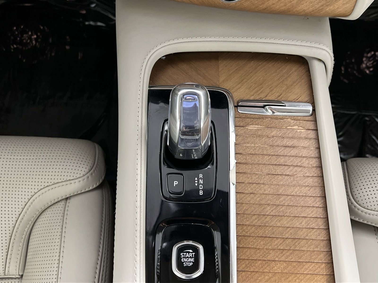 Used 2018 Volvo XC90 T8 Inscription w/ Convenience Package image 20