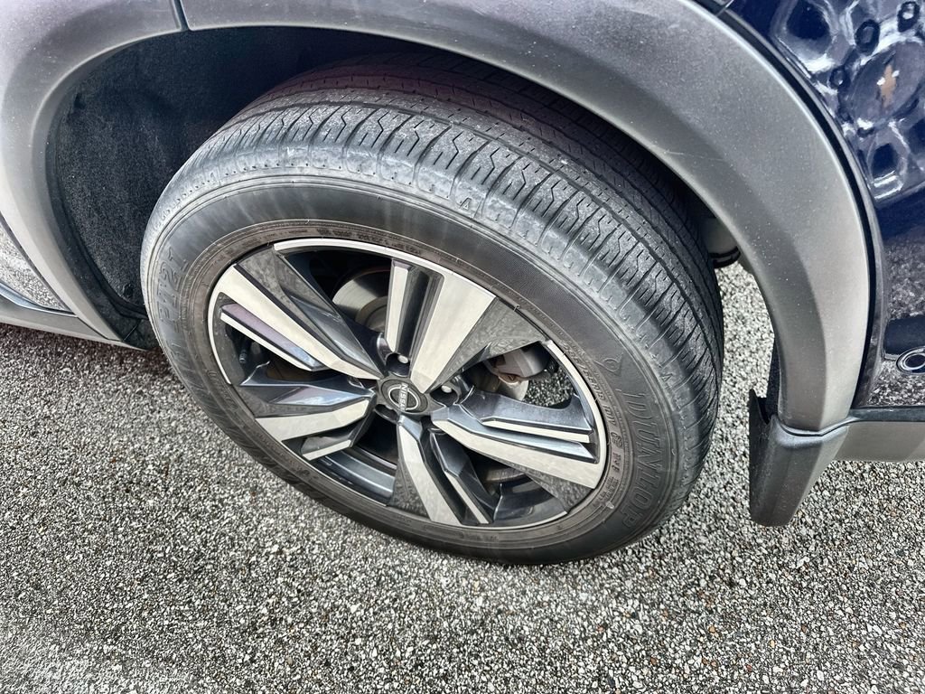 Used 2024 Nissan Rogue SL image 9