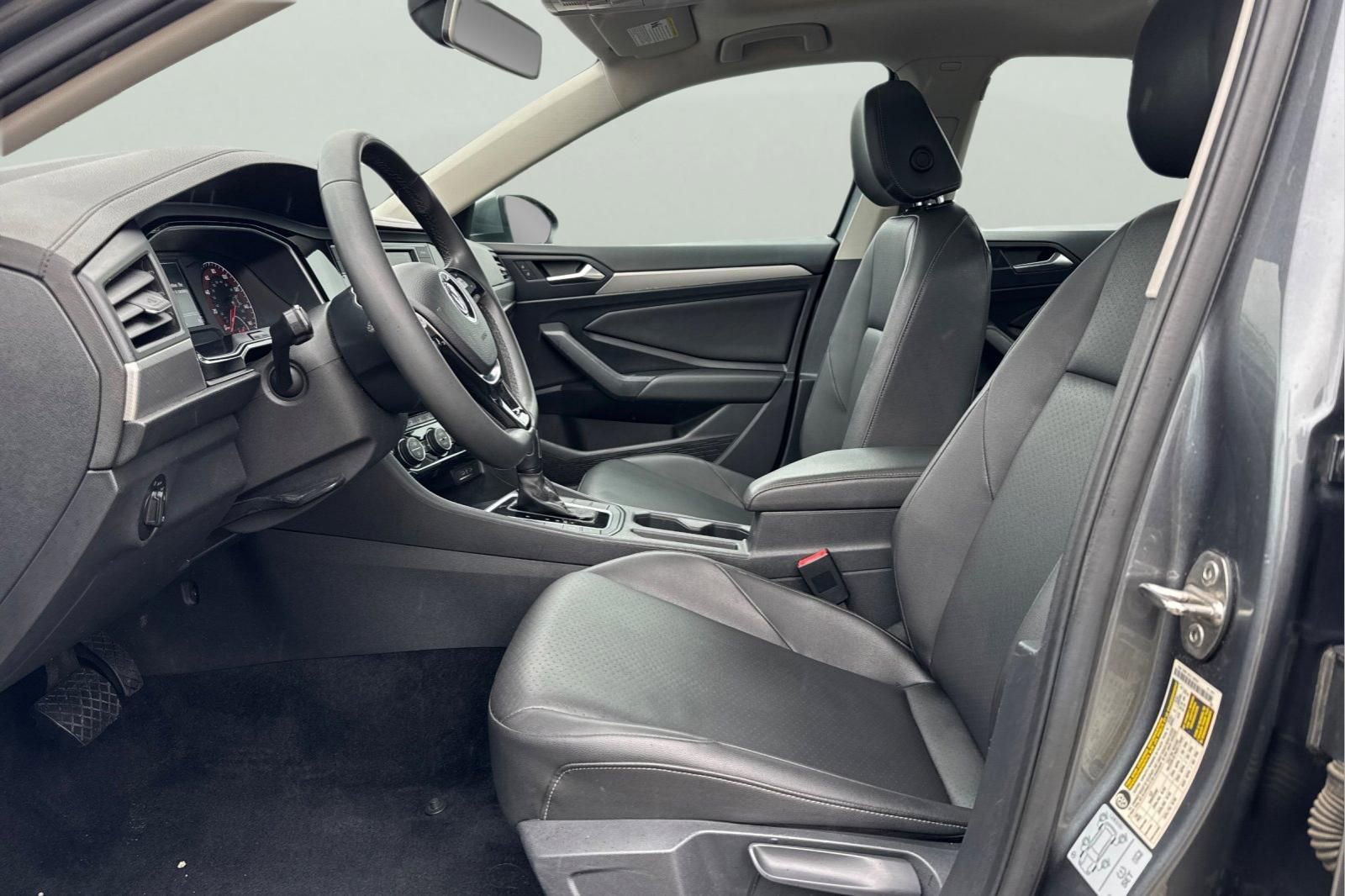 Used 2020 Volkswagen Jetta SE image 14