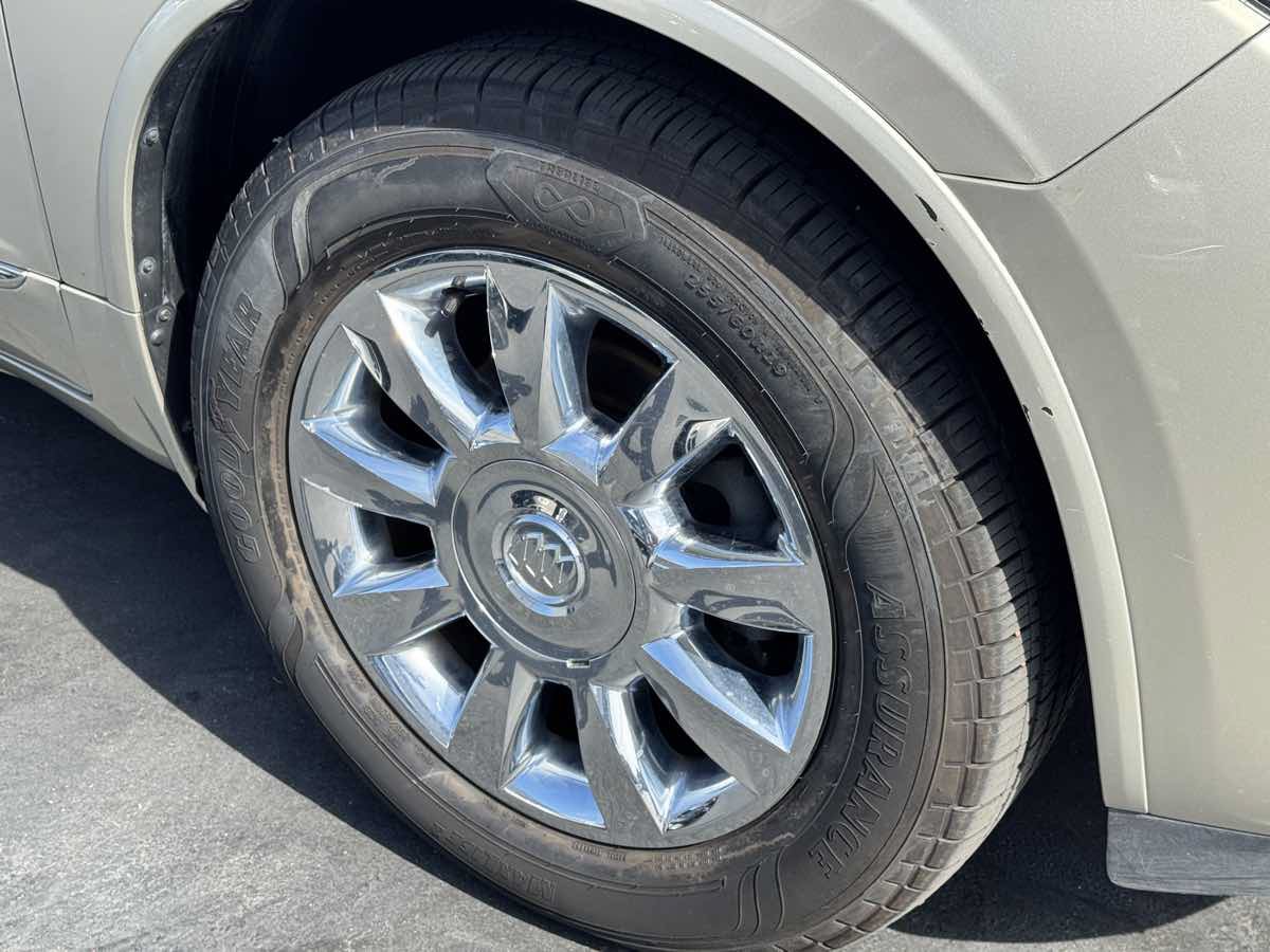Used 2015 Buick Enclave Leather FWD image 18