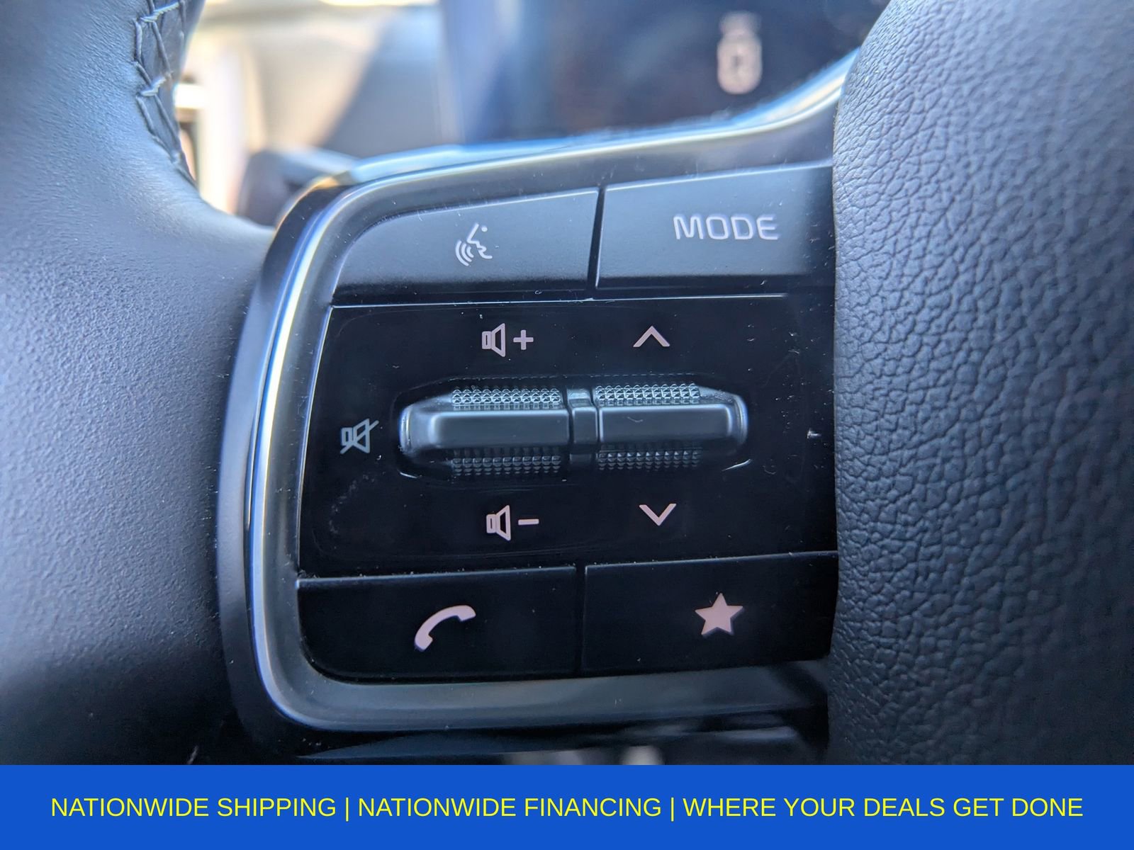 Used 2025 Kia Sorento S image 30