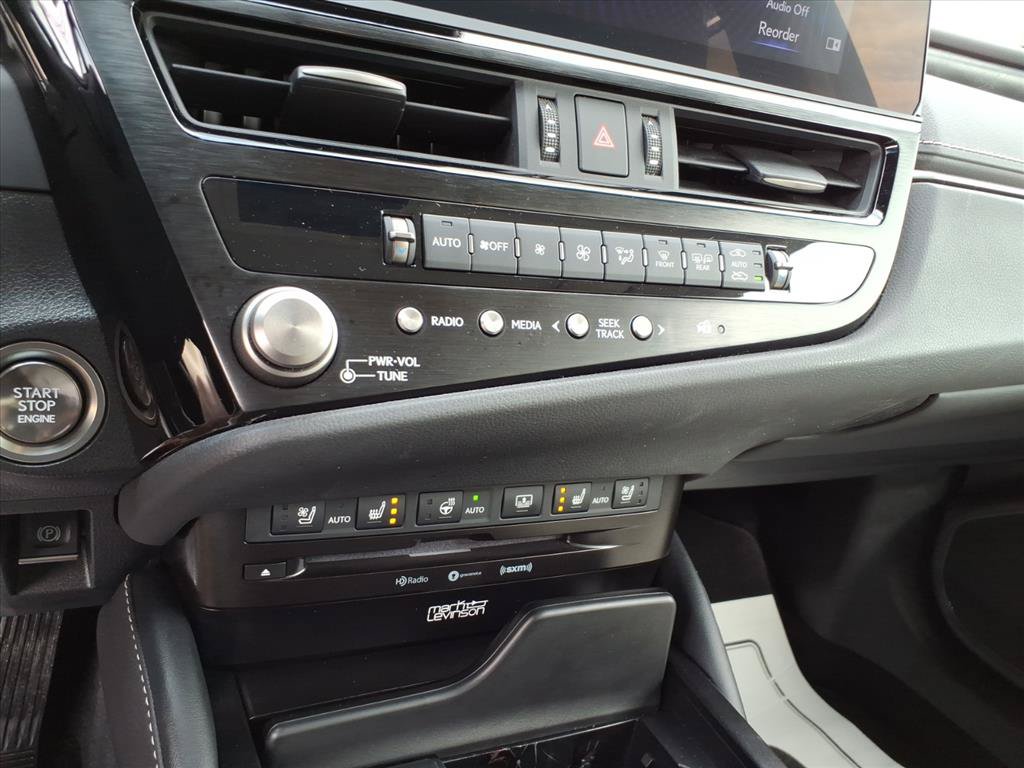 Used 2022 Lexus ES 350 Ultra Luxury w/ Accessory Package 2 FWD image 18