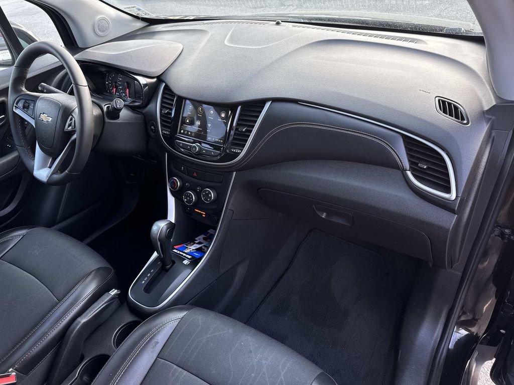 Certified 2019 Chevrolet Trax LT w/ LT Convenience Package image 12