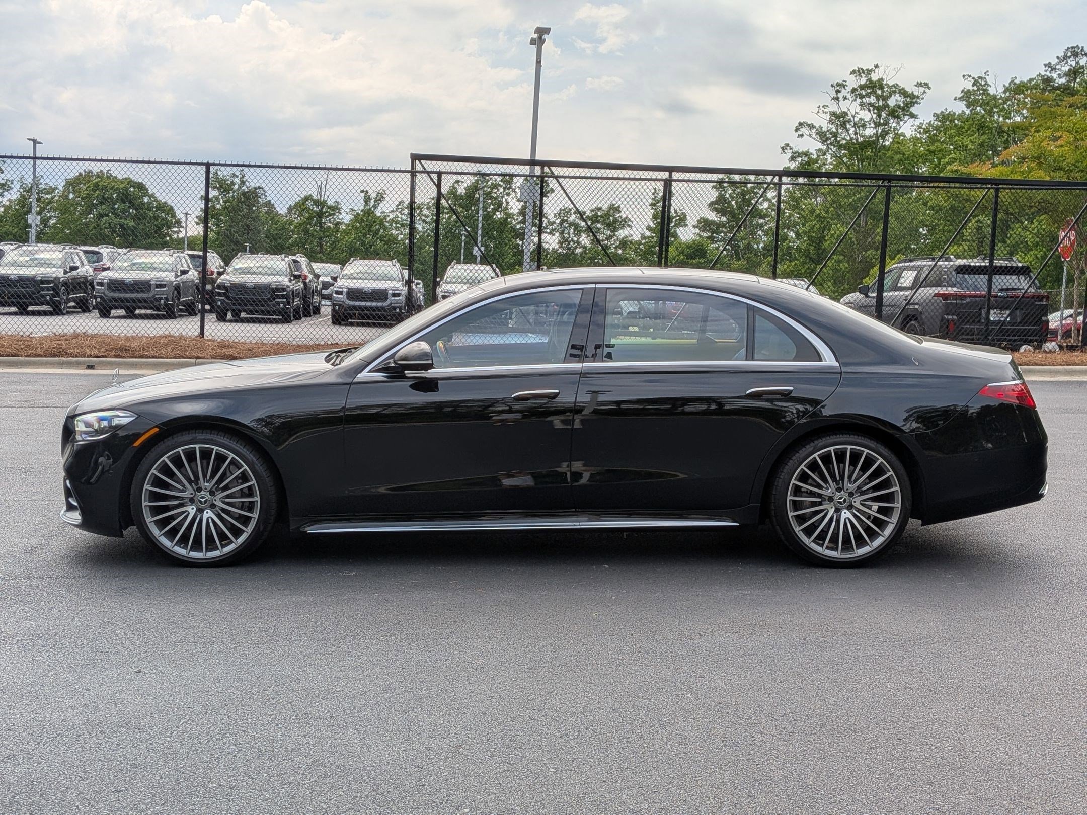 Used 2023 Mercedes-Benz S 500 4MATIC w/ AMG Line image 7