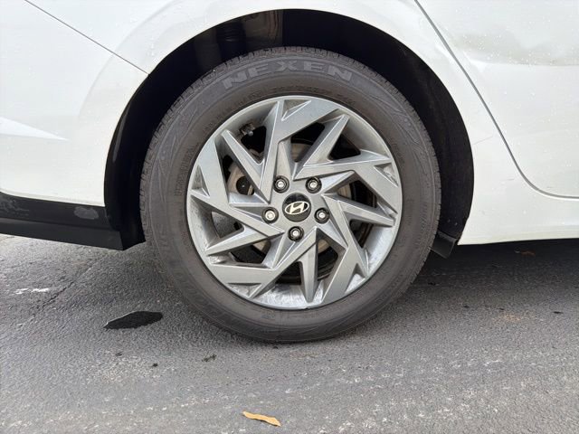 Certified 2024 Hyundai Elantra SEL image 30