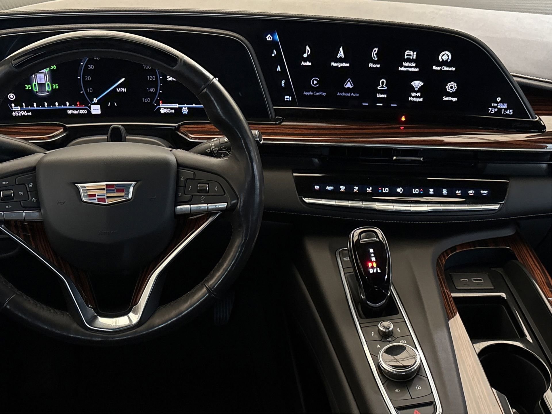 Used 2022 Cadillac Escalade Premium Luxury image 16