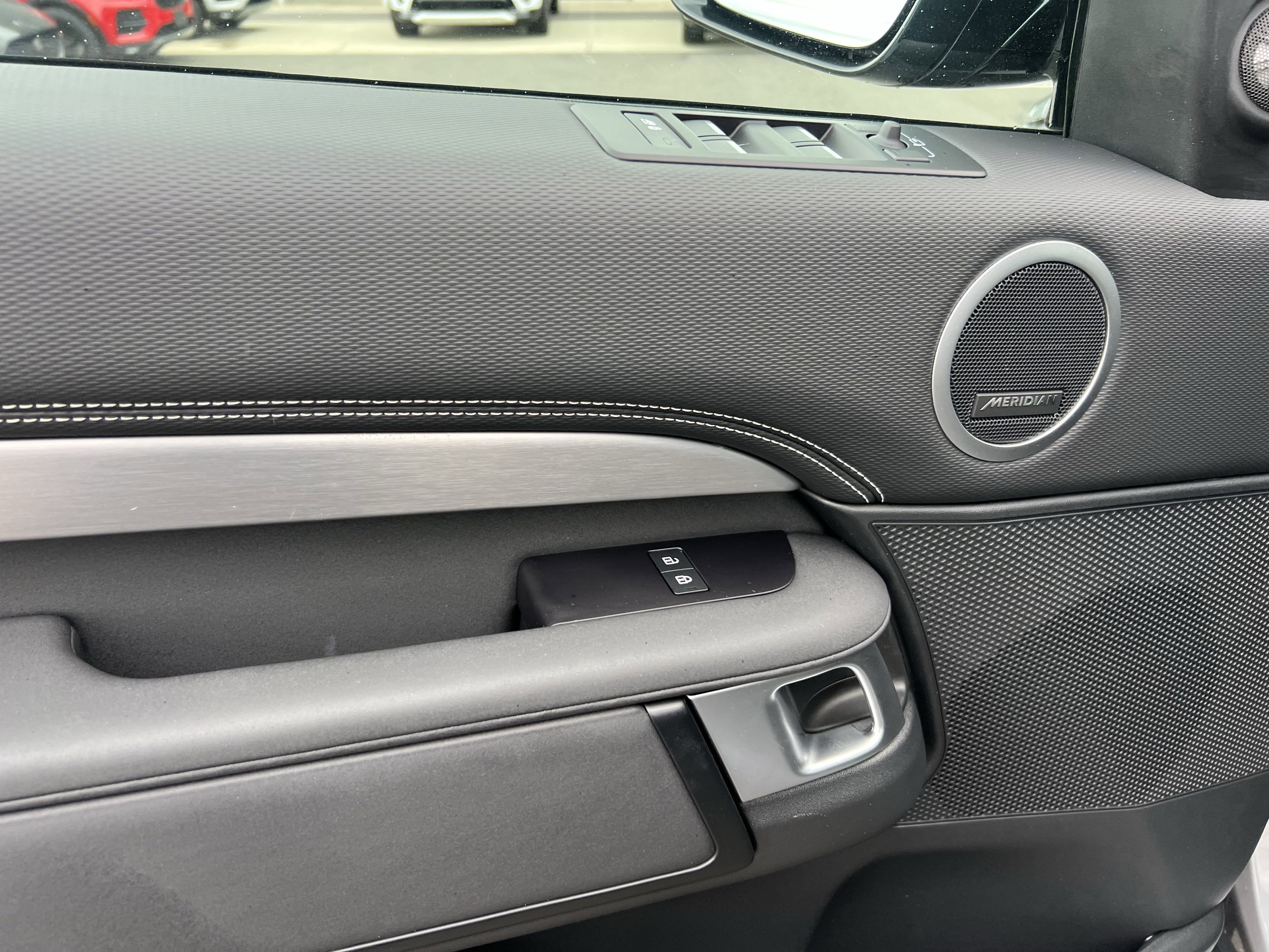 Certified 2023 Land Rover Discovery S R-Dynamic image 14