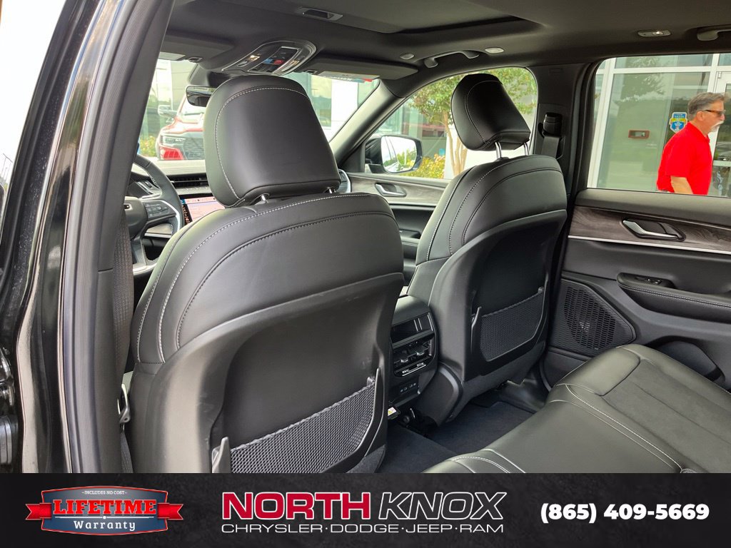 New 2027 Jeep Grand Cherokee 4WD image 16