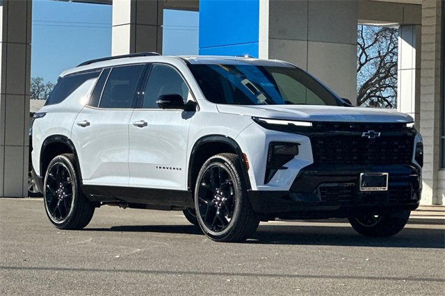 New 2026 Chevrolet Traverse RS image 2