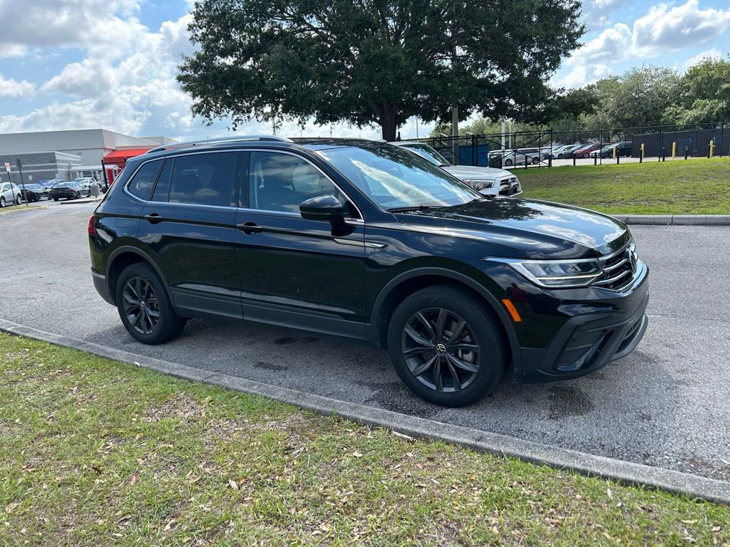 Used 2022 Volkswagen Tiguan SE w/ Panoramic Sunroof Package AWD/4WD image 5