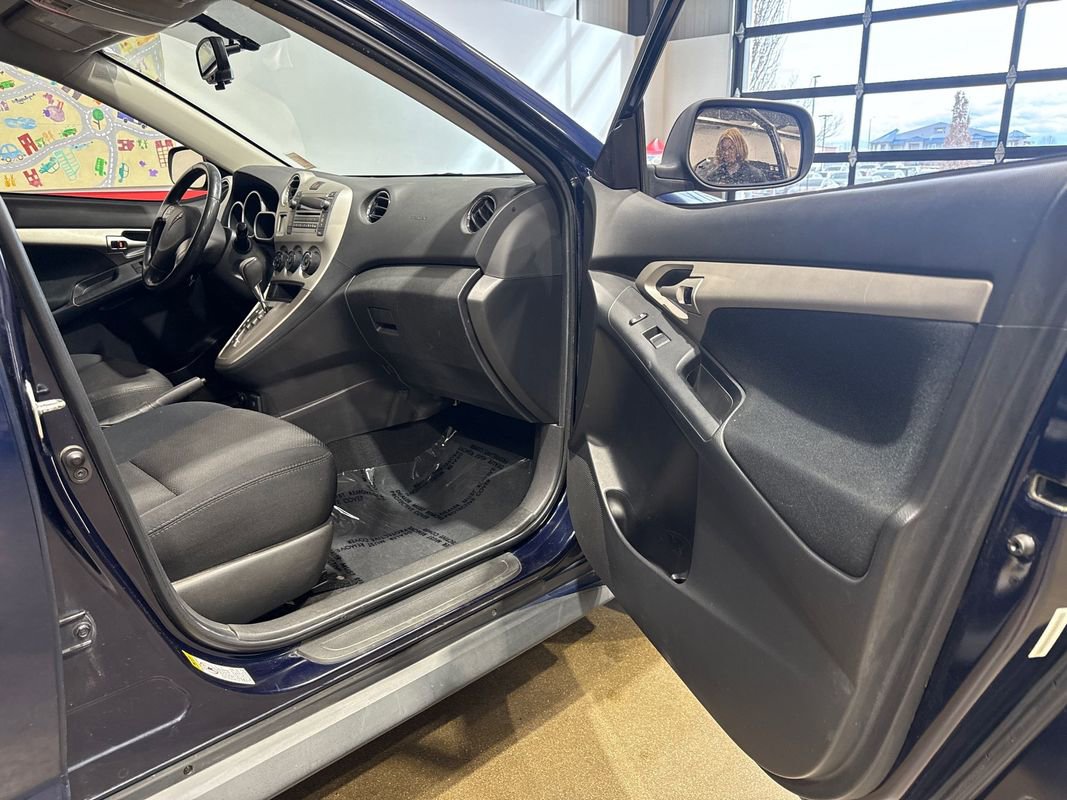 Used 2010 Pontiac Vibe AWD w/ Sun And Sound Package image 60