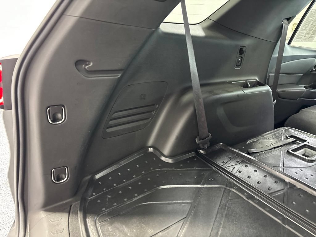 Used 2023 Chevrolet Traverse LT w/ LT Premium Package AWD/4WD image 56