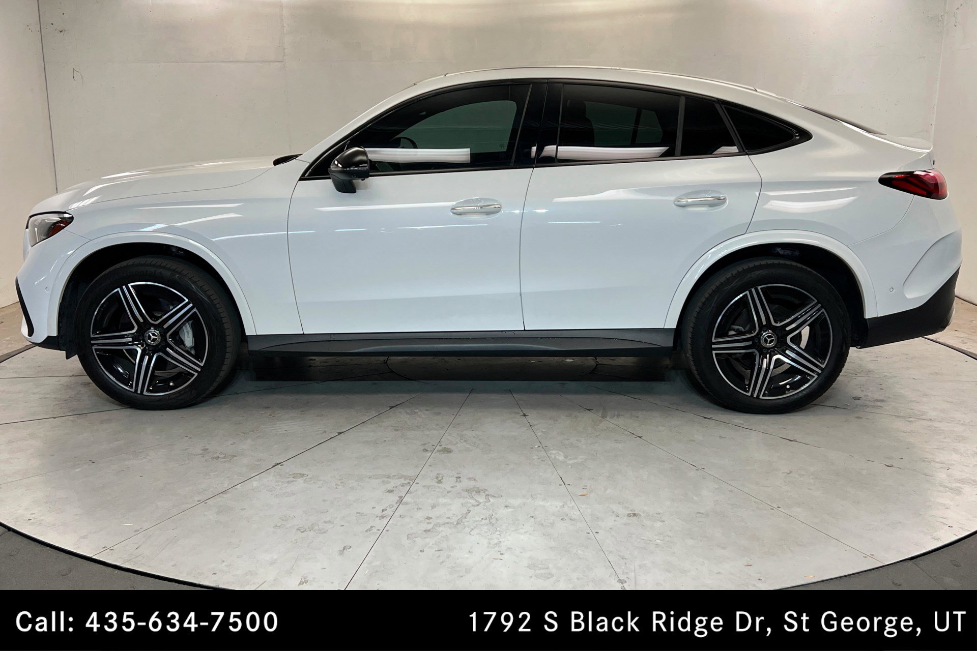 Used 2024 Mercedes-Benz GLC 300 4MATIC image 2