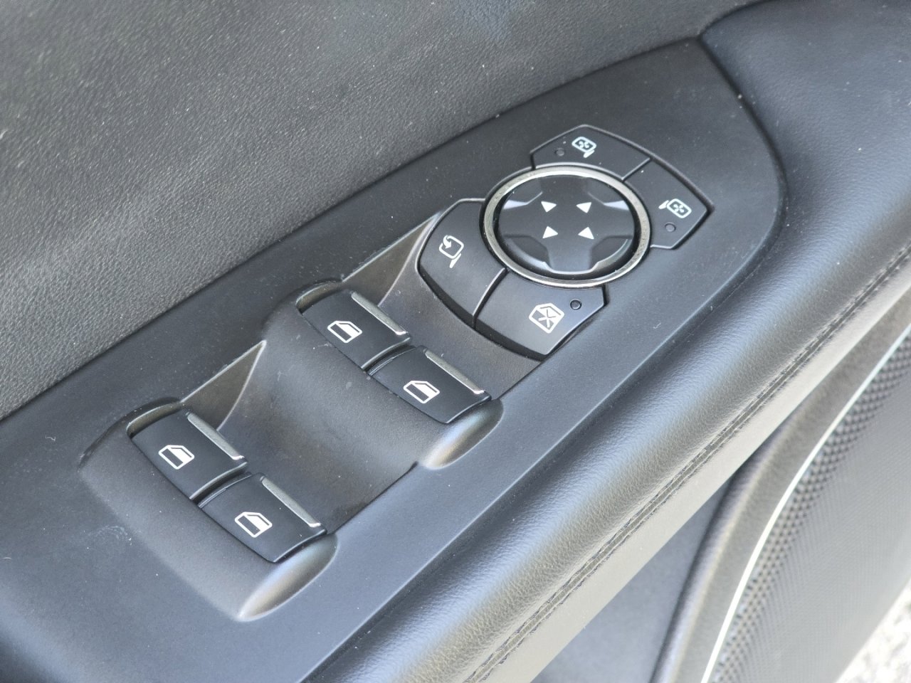 Used 2022 Lincoln Nautilus FWD image 23