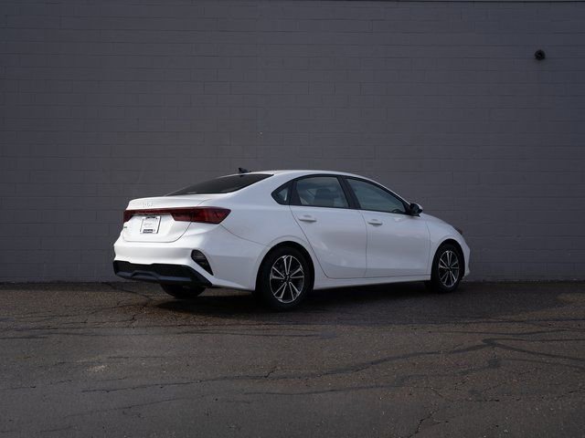 Used 2023 Kia Forte LXS image 7