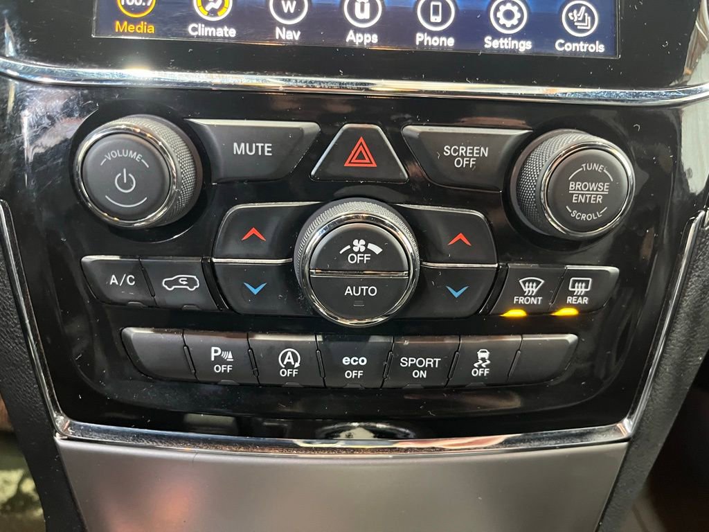 Used 2021 Jeep Grand Cherokee Limited image 16