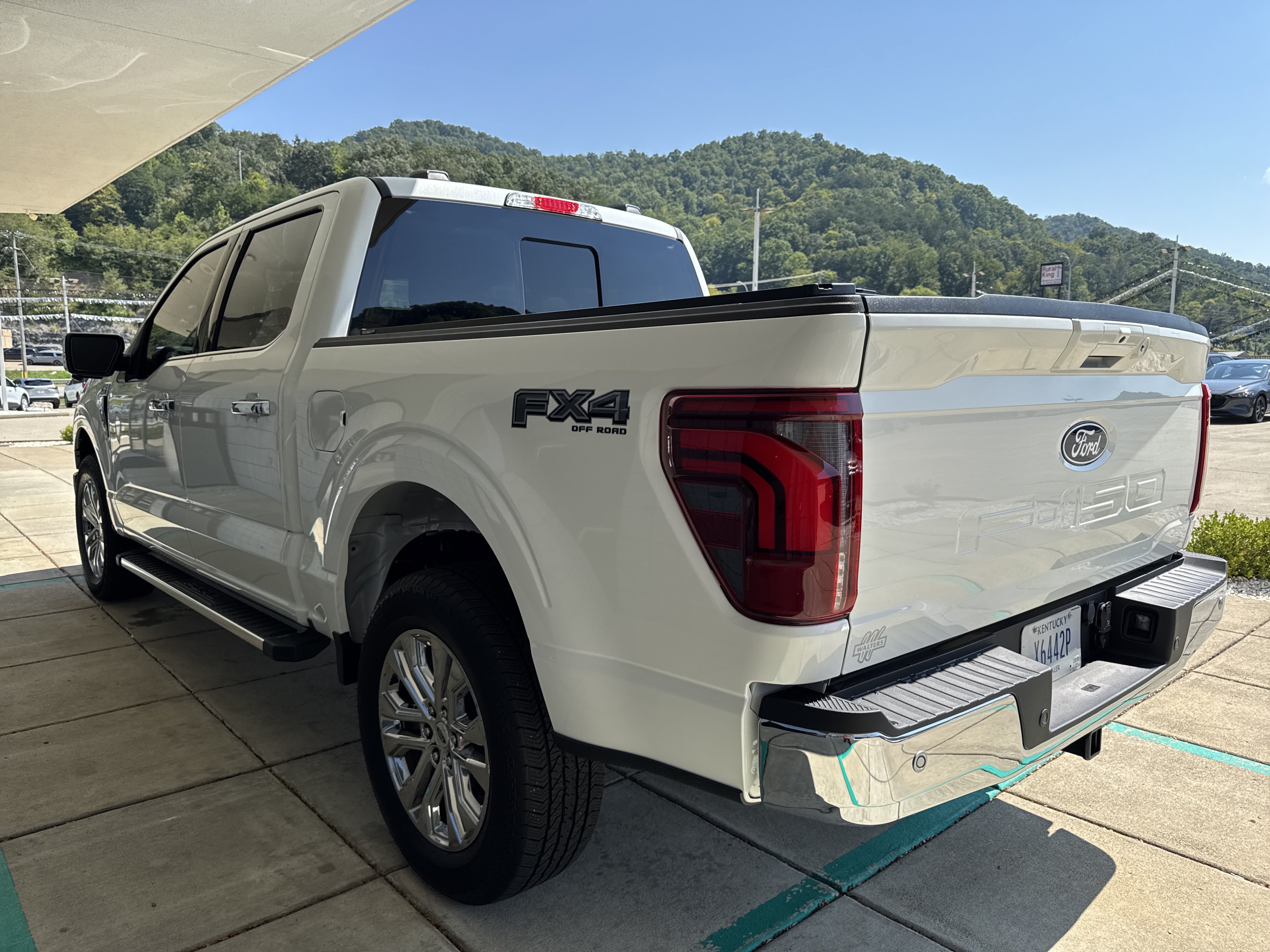 Used 2025 Ford F150 Lariat w/ Equipment Group 501A Mid AWD/4WD image 4