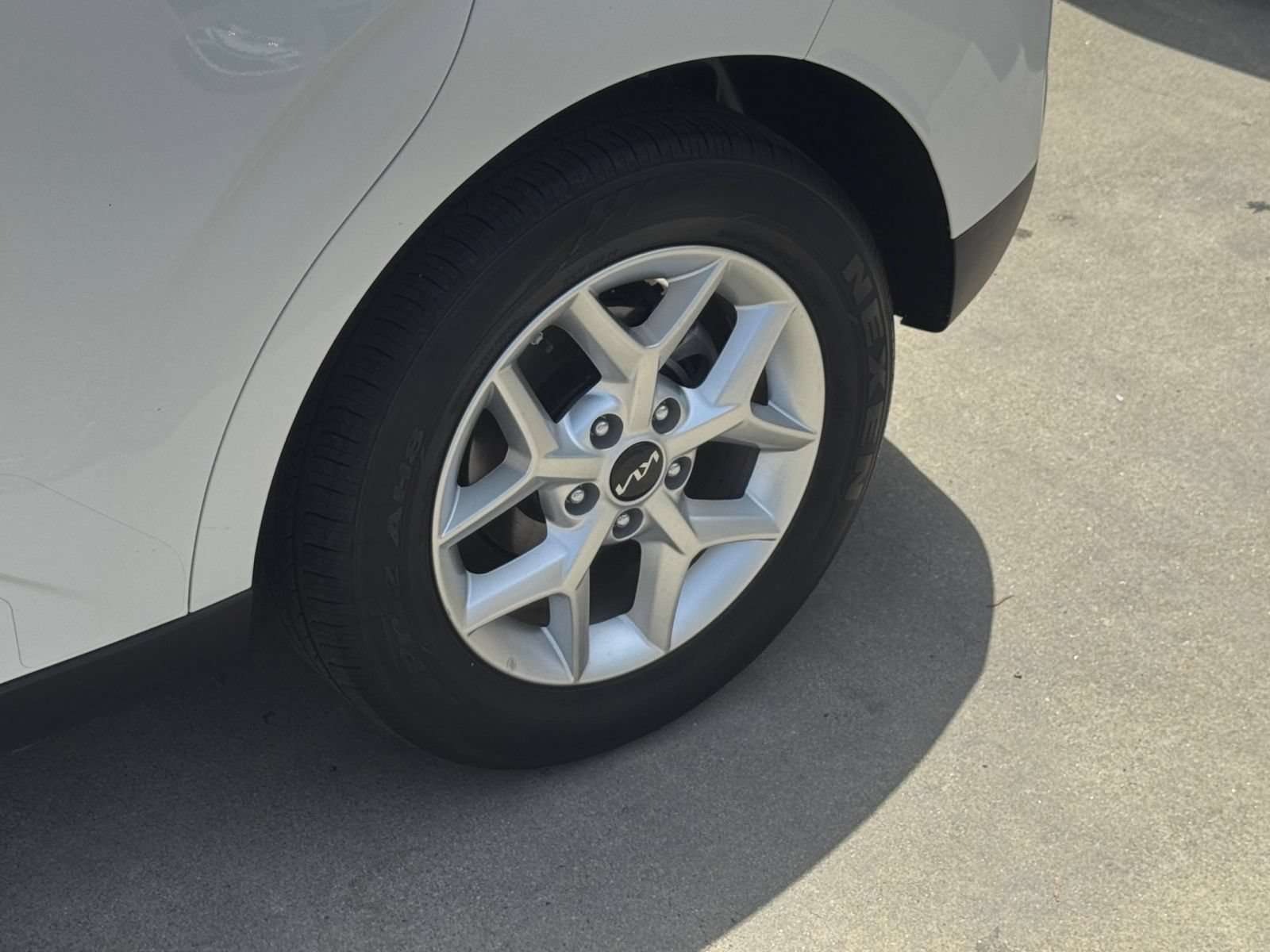 Used 2025 Kia Soul LX w/ LX Technology Package FWD image 27