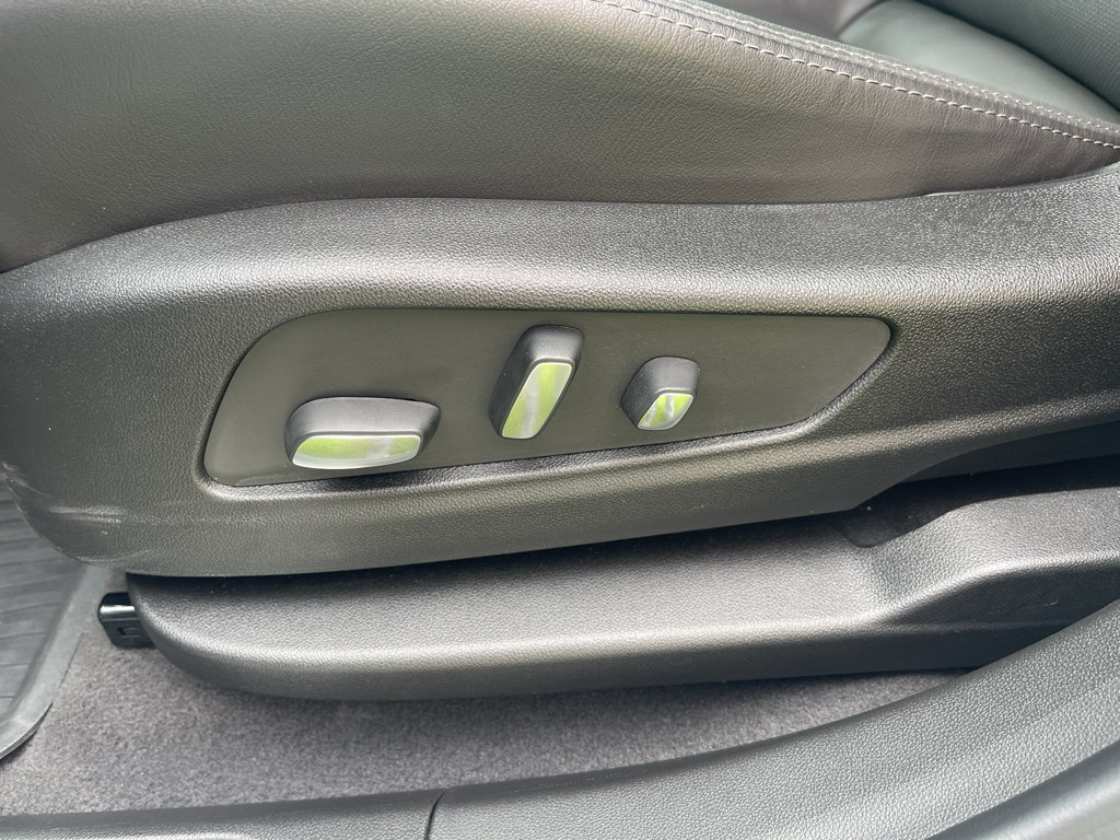 Used 2026 Cadillac XT5 Sportv w/ LPO, Floor Liner Package AWD/4WD image 17