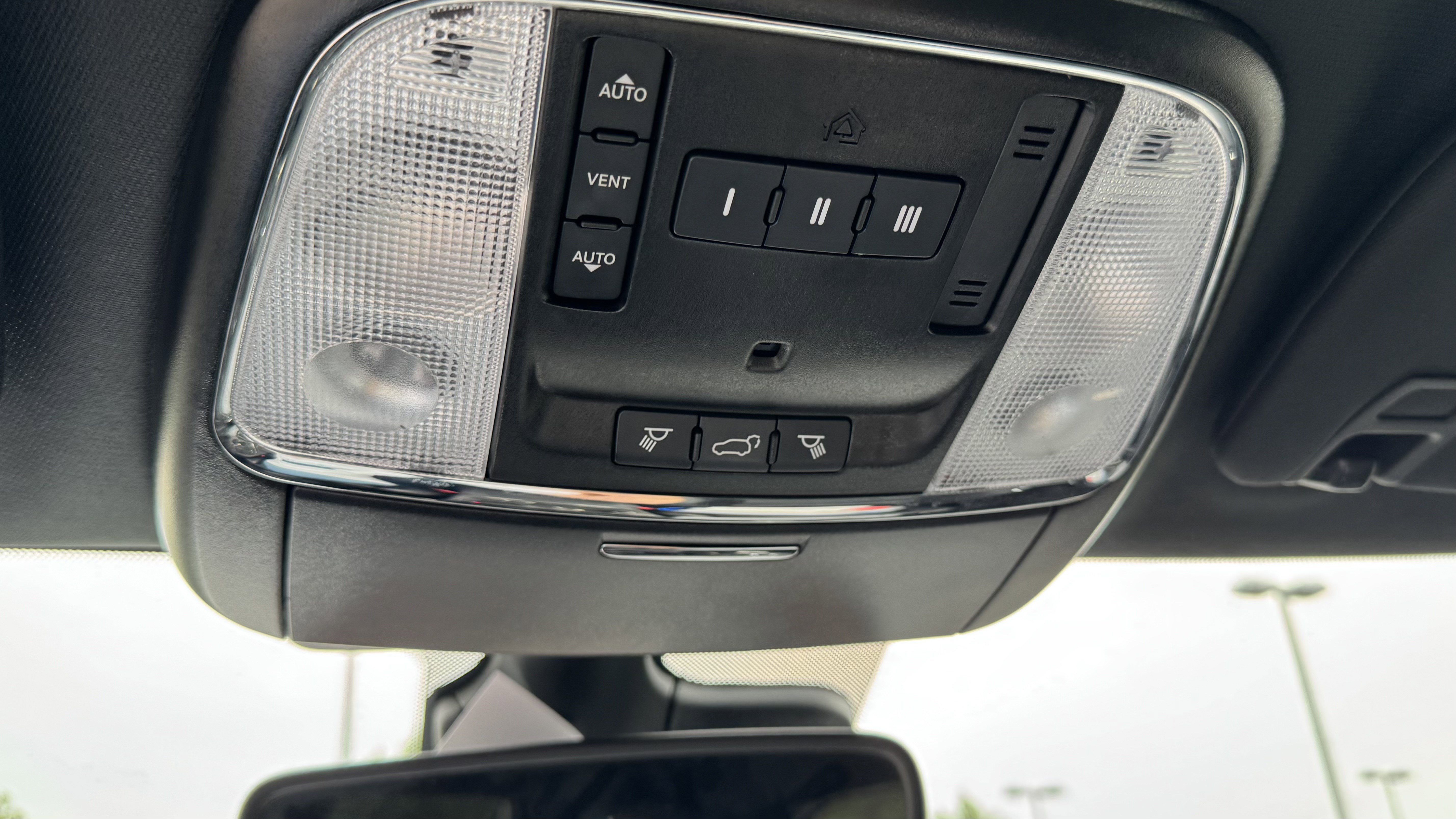 Used 2020 Dodge Durango R/T w/ Technology Group image 29