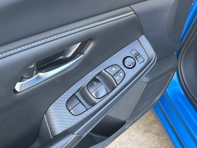 Used 2025 Nissan Sentra SV FWD image 18