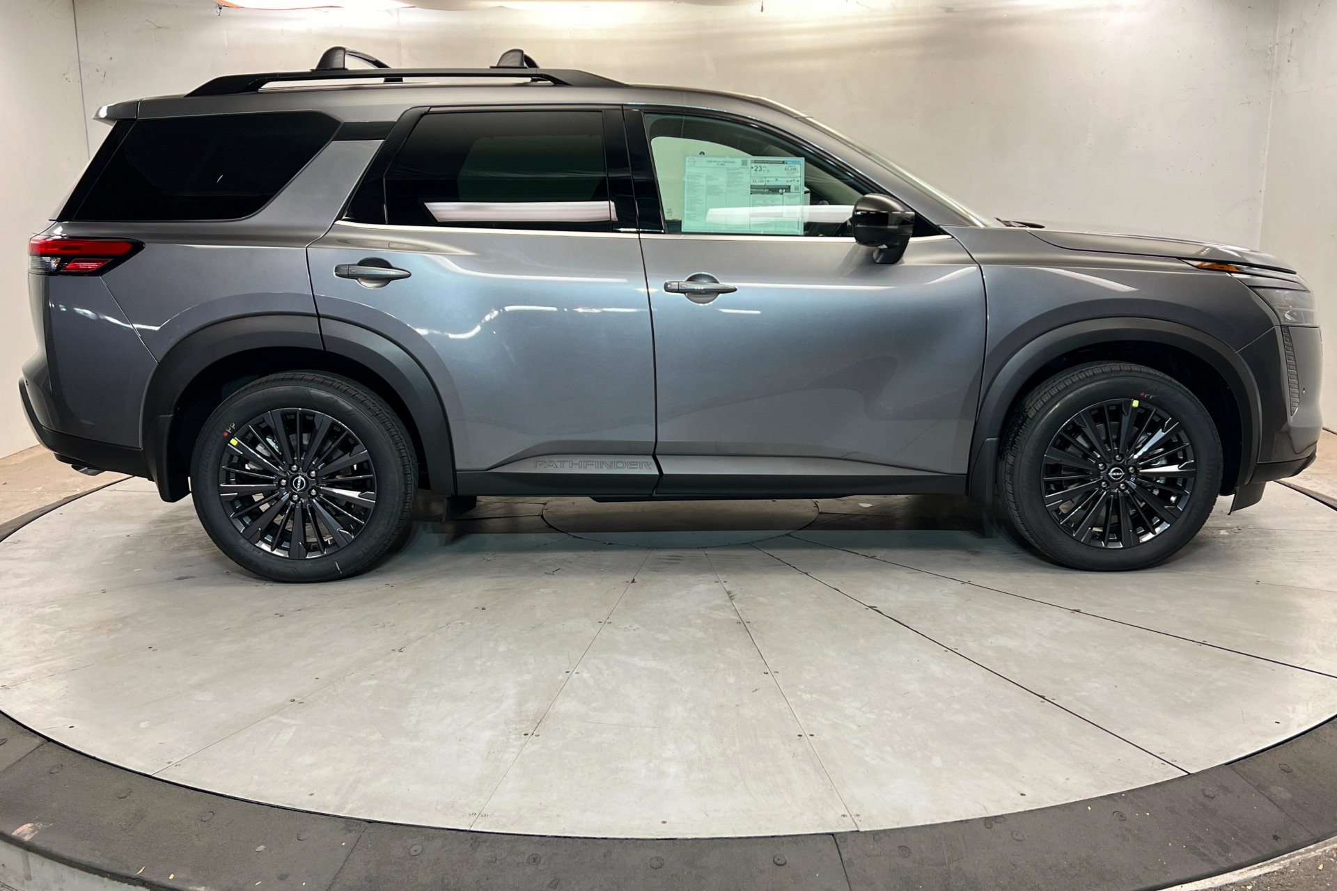 New 2026 Nissan Pathfinder SL image 6
