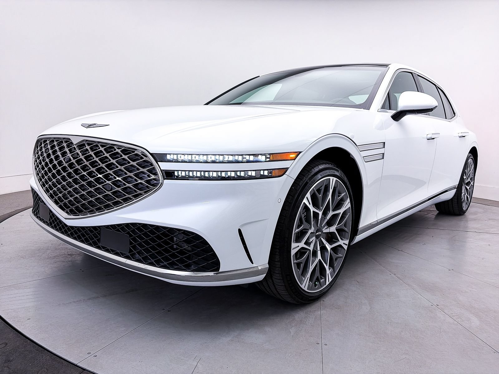 Used 2025 Genesis G90 3.5T AWD/4WD image 17