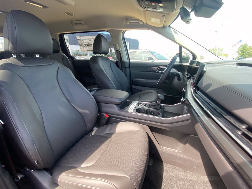 New 2027 Kia Carnival EX FWD image 29