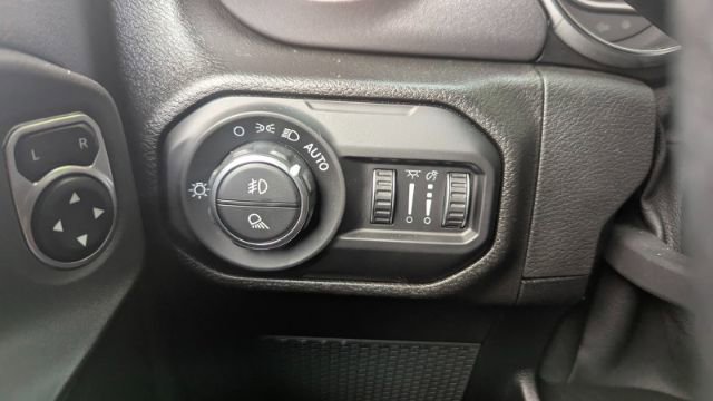 Used 2021 Jeep Gladiator Mojave w/ Dual Top Group image 28