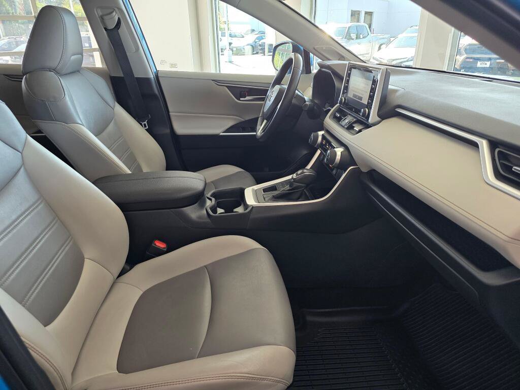 Used 2019 Toyota RAV4 XLE Premium AWD/4WD image 47