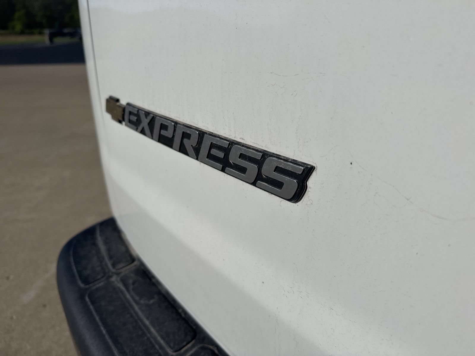 Used 2025 Chevrolet Express 2500 Extended w/ Driver Convenience Package RWD image 8