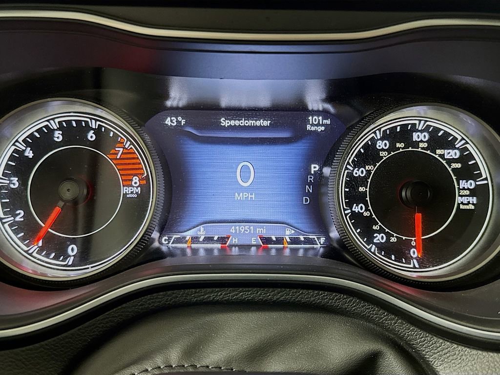 Used 2021 Jeep Cherokee Latitude Lux w/ Comfort/Convenience Group image 12