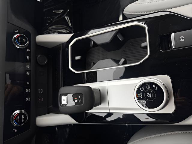 New 2026 Mitsubishi Outlander SE FWD image 19